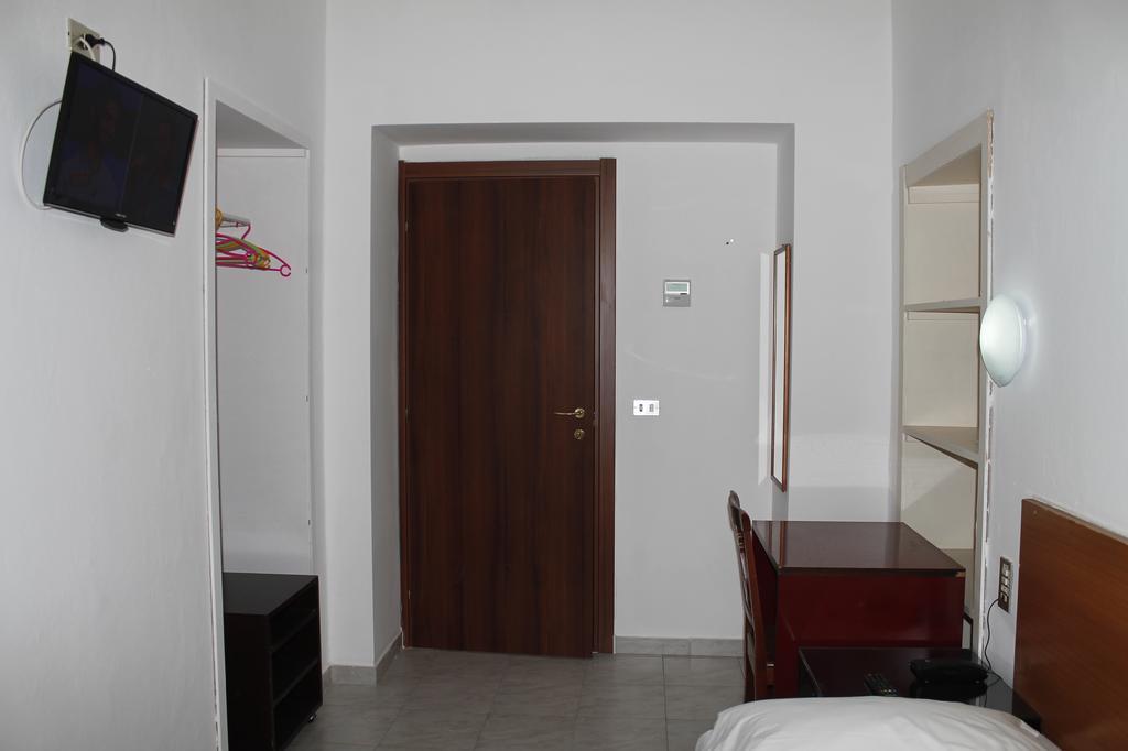 Hotel Luisa Milan Room photo