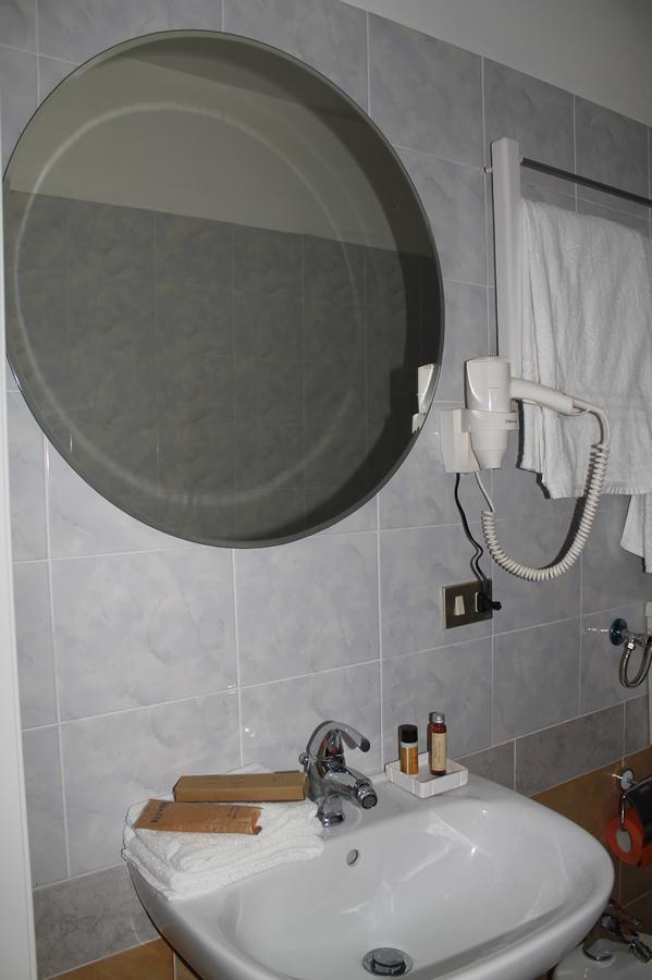 Hotel Luisa Milan Room photo